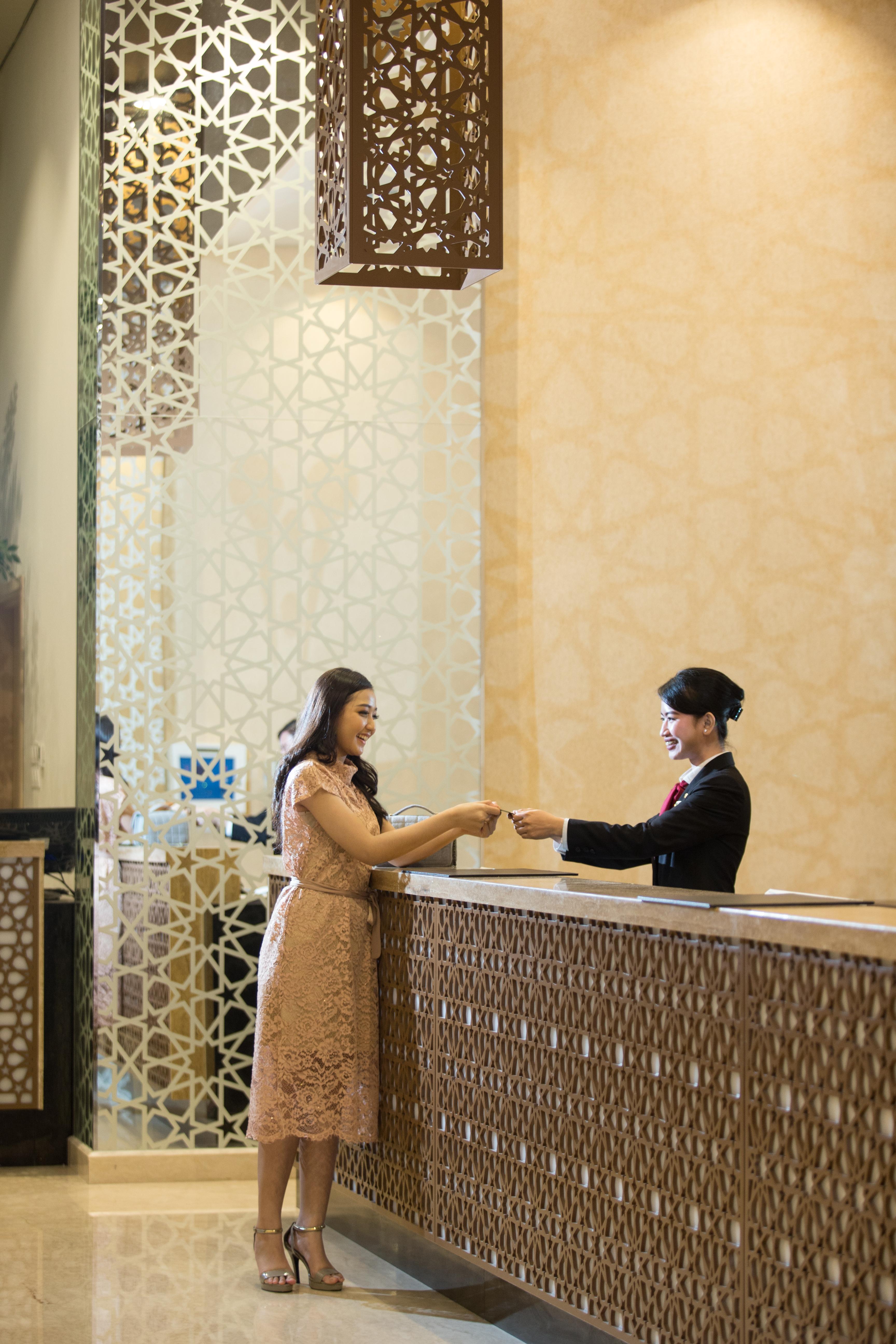 Hotel Santika Gresik Exterior foto